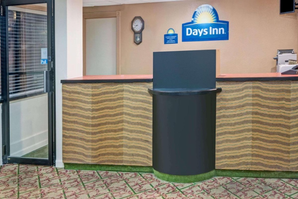 Days Inn by Wyndham Branford New Haven Conference Center Image 11