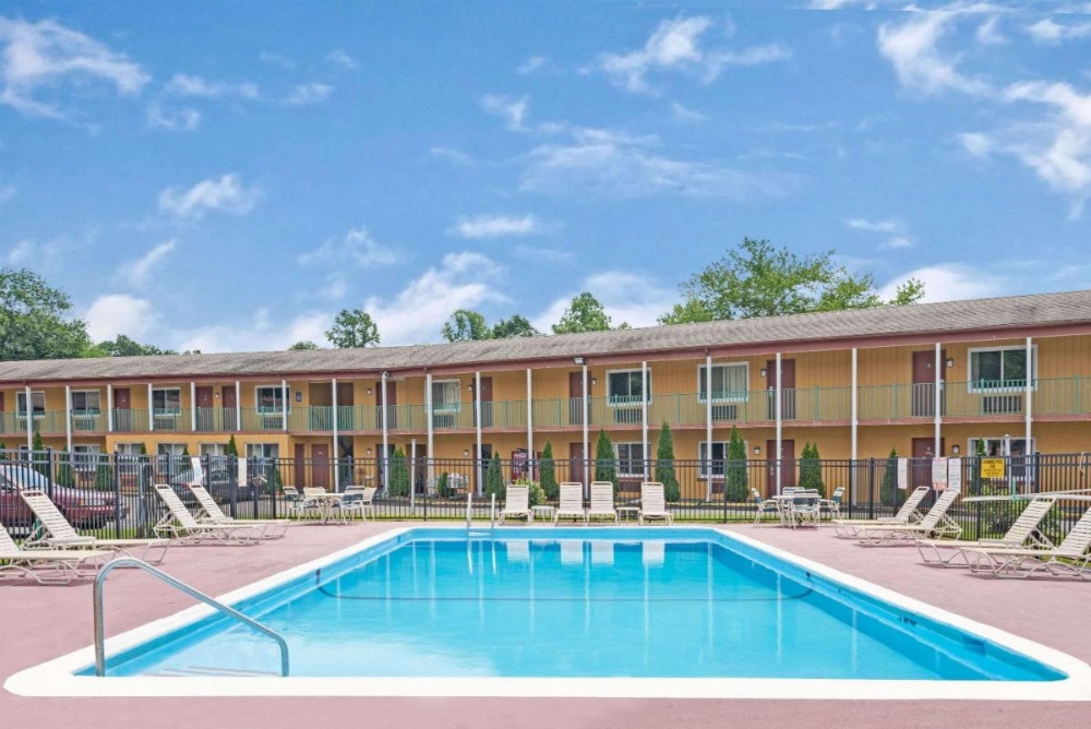 Days Inn by Wyndham Branford New Haven Conference Center Image 14