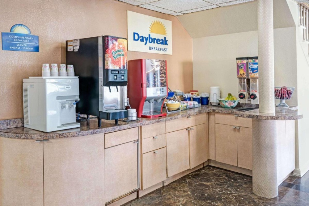 Days Inn by Wyndham Branford New Haven Conference Center Image 16