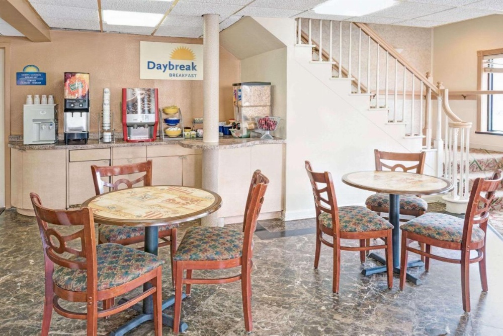 Days Inn by Wyndham Branford New Haven Conference Center Image 5